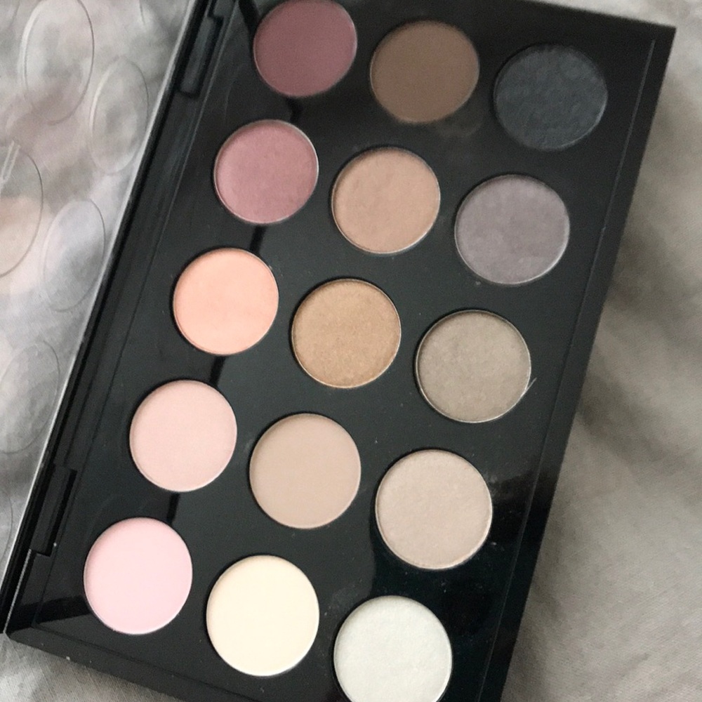 MAC eyeshadow pallets - Picture 2 of 8
